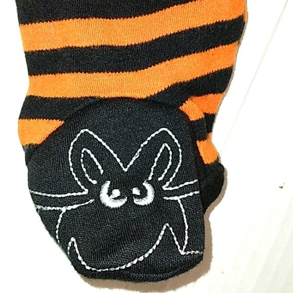 Adorable Newborn "My 1st Halloween" Bat theme sleep n play outfit~0-3mo. - Picture 9 of 14